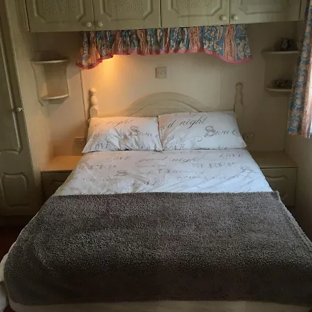 Caravan In Moelfre Village Exterior photo